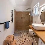 House Reni *