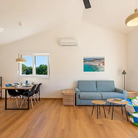 Villa House Reni *