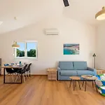 Βίλα House Reni *